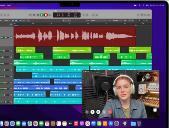 Macbook-Pro-Three-studio‑quality-mics